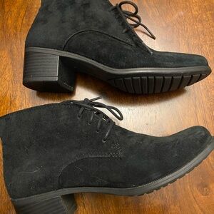 White Mountain Suede Black Ankle Boots